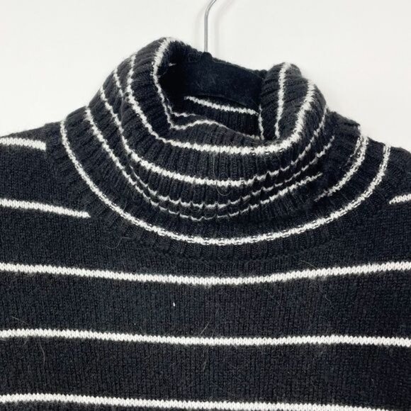 Kensie Soft Fuzzy Black & White Striped Turtleneck Sweater Large NWT - Picture 7 of 7